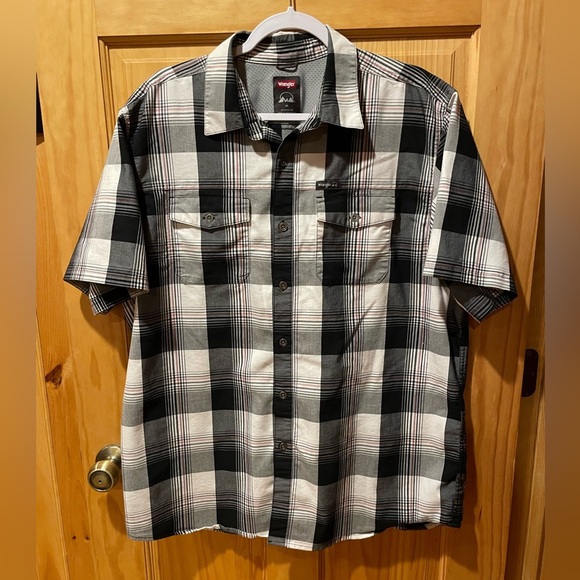 Wrangler Mens XL Short Sleeve Button Down Regular Fit Shirt Gray Black Plaid - Picture 1 of 6
